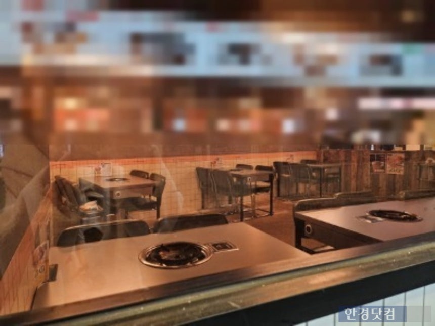 연말인데도 텅텅빈 식당의 모습/사진=유지희 기자